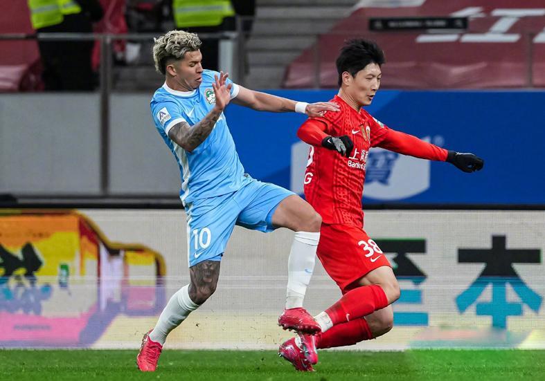 赛事直播-辣眼！中超首轮10大“战犯”大连占4个！球迷：怎么混上主力的？