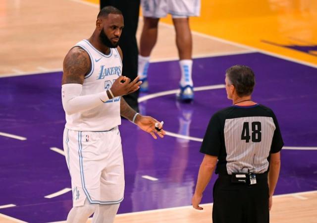 赛事直播-疫情下的NBA：球员见到同一名裁判的频率更高了？